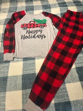 Size small Christmas pj set! Never worn